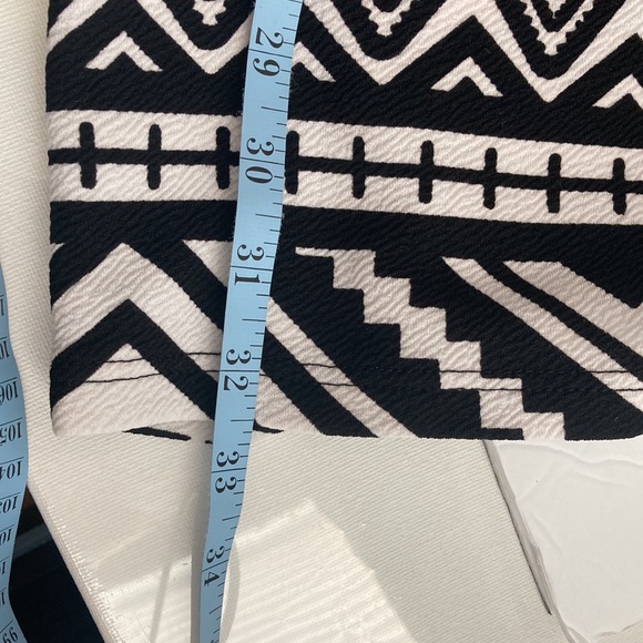 Shasa Geometric Print Open Waist Bodycon Dress Size Large (Juniors) - Picture 11 of 11